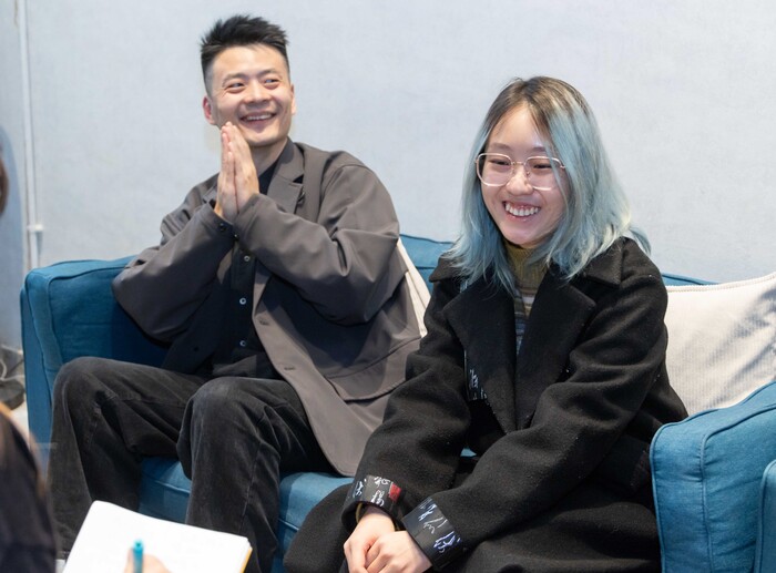 邴寅（图左）带领的创作团队由中国美术学院「艺术与科技」和「数字媒体艺术」专业的学生组成，苏柯心（图右）是成员之一。
